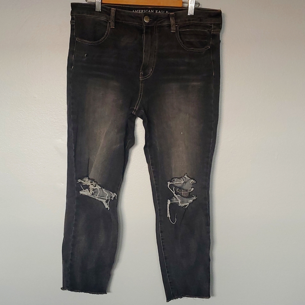 American eagle distressed ankle jeans